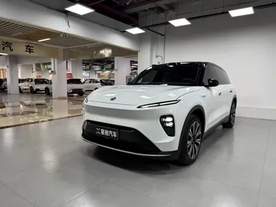 Nio ES8