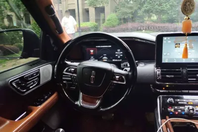 Lincoln Navigator