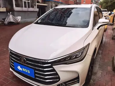 BYD MAX