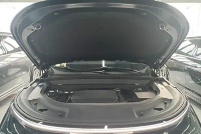 Li Auto L8