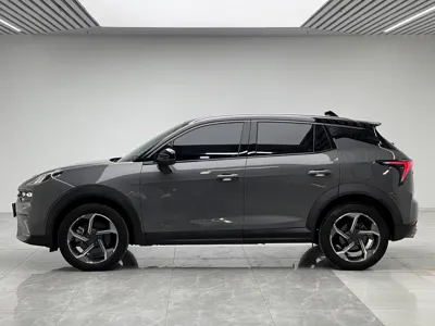 Lynk & Co 06