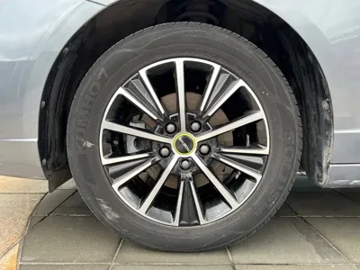 Roewe i5