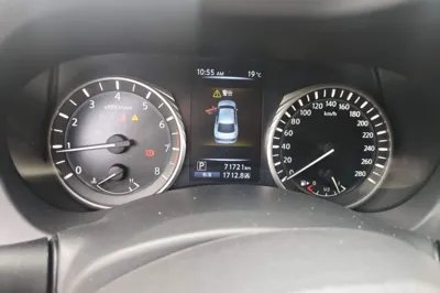 Infiniti Q50L