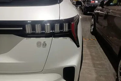 Lynk & Co 06