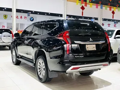 Mitsubishi Pajero Sport (Import)