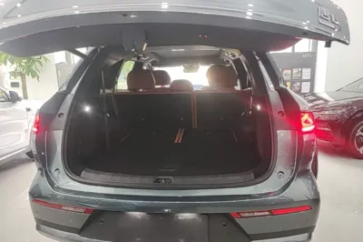 BYD Tang L