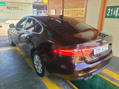 Jaguar XF