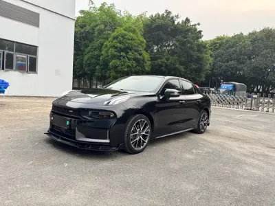 Lynk & Co 03