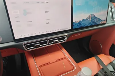 Li Auto L8