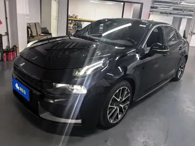 Lynk & Co 03