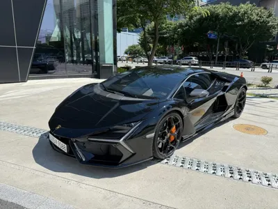 Lamborghini Revuelto