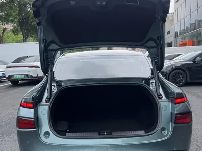 Xpeng P7