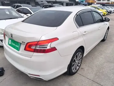 Peugeot 408