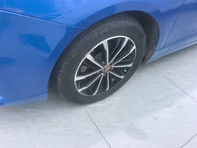 Roewe i5