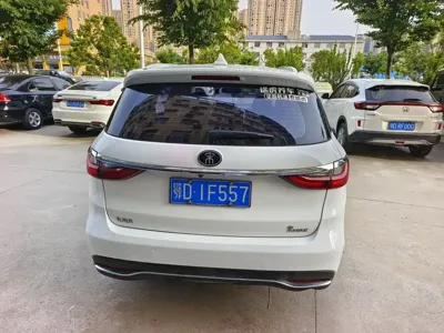 BYD MAX
