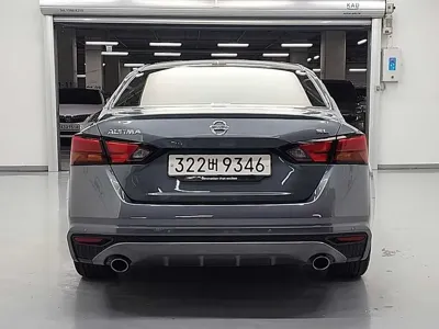 Nissan Altima