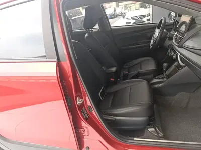 Toyota Yaris L