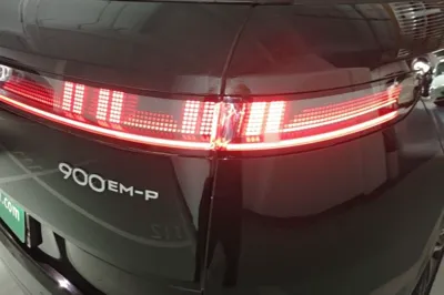 Lynk & Co 900