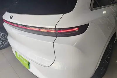 Li Auto L6