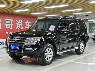 Mitsubishi Pajero (Import)