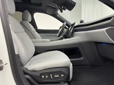 Nio ES8