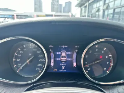 Maserati Quattroporte