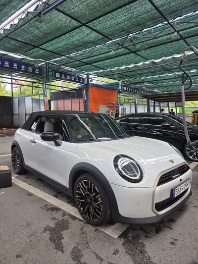 MINI Cooper Convertible