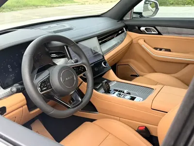Lynk & Co 09