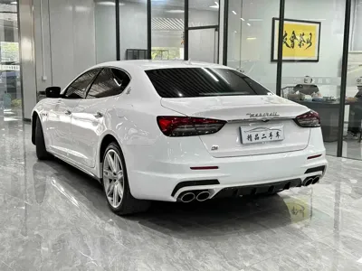 Maserati Quattroporte