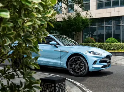 Aston Martin DBX