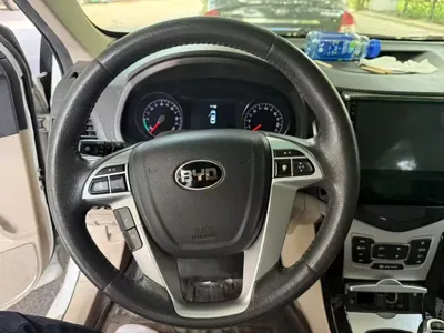 BYD e5