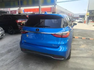 BYD MAX