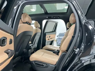 Nio ES8