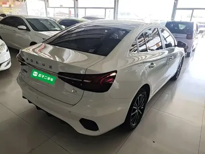 Roewe i5