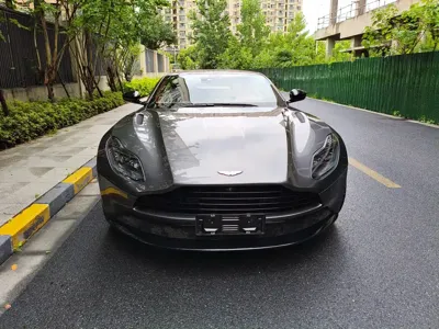 Aston Martin DB11