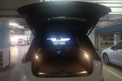 Nio ES8