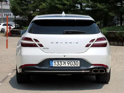 Genesis G70