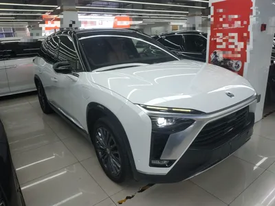 Nio ES8
