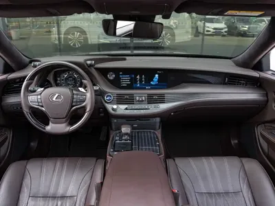 Lexus LS