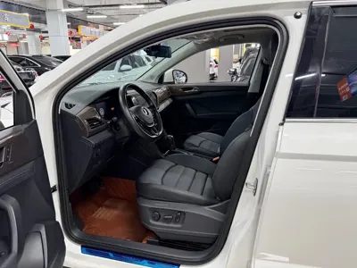 Volkswagen Tharu