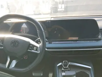 MG MG7