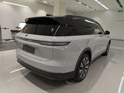 Nio ES8