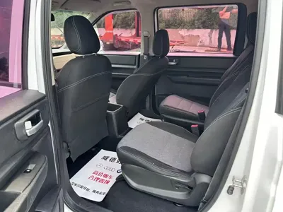 Wuling Hongguang Plus