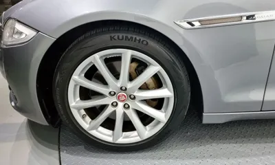 Jaguar XJ