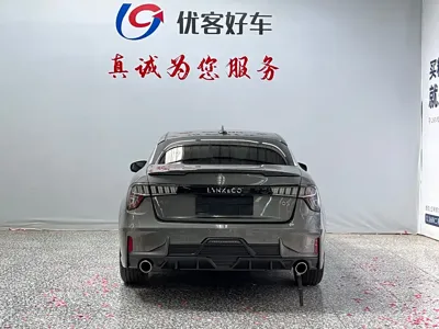 Lynk & Co 03