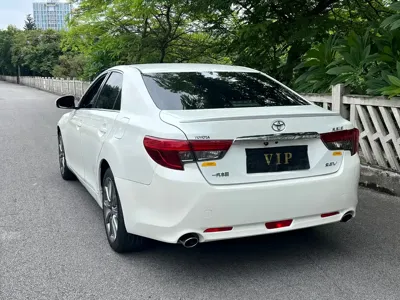 Toyota Reiz
