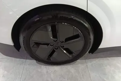 Li Auto Li Auto i6