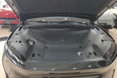 Nio ES8