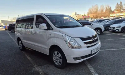 Hyundai Starex