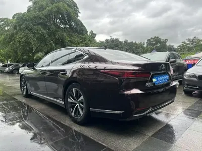 Lexus LS